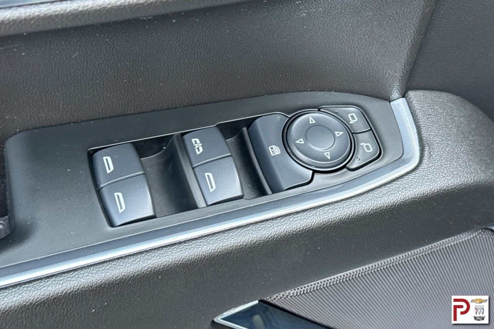 Used 2024 Silver GMC Elevation image 12