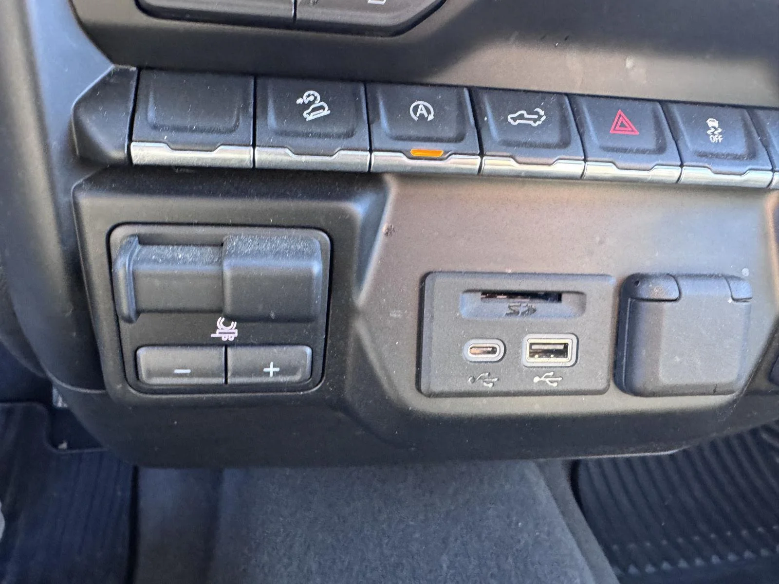 Used 2020 Satin Steel Metallic GMC SLE image 15