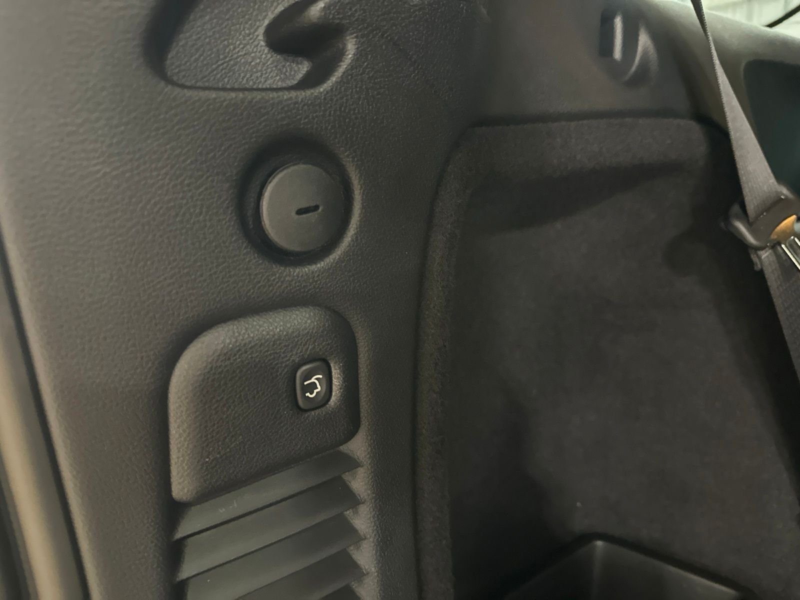 Used 2019 Black Dodge Citadel image 33