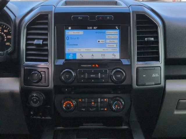 Used 2017 Oxford White Ford XLT image 18
