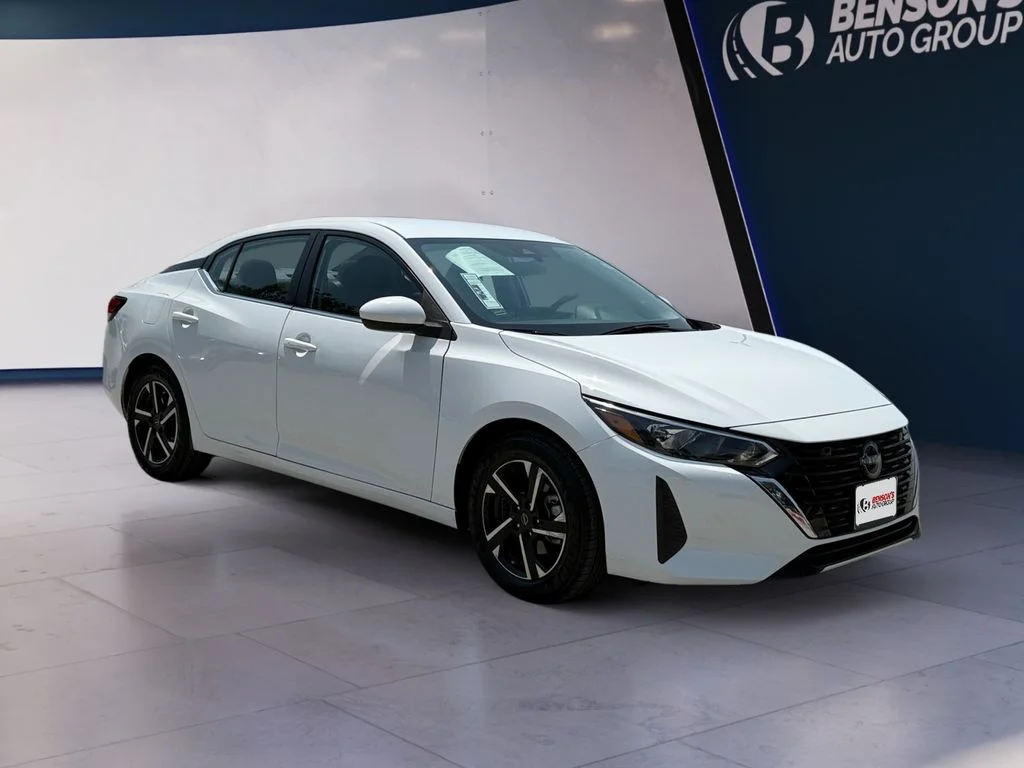 Used 2025 White Nissan SV image 7