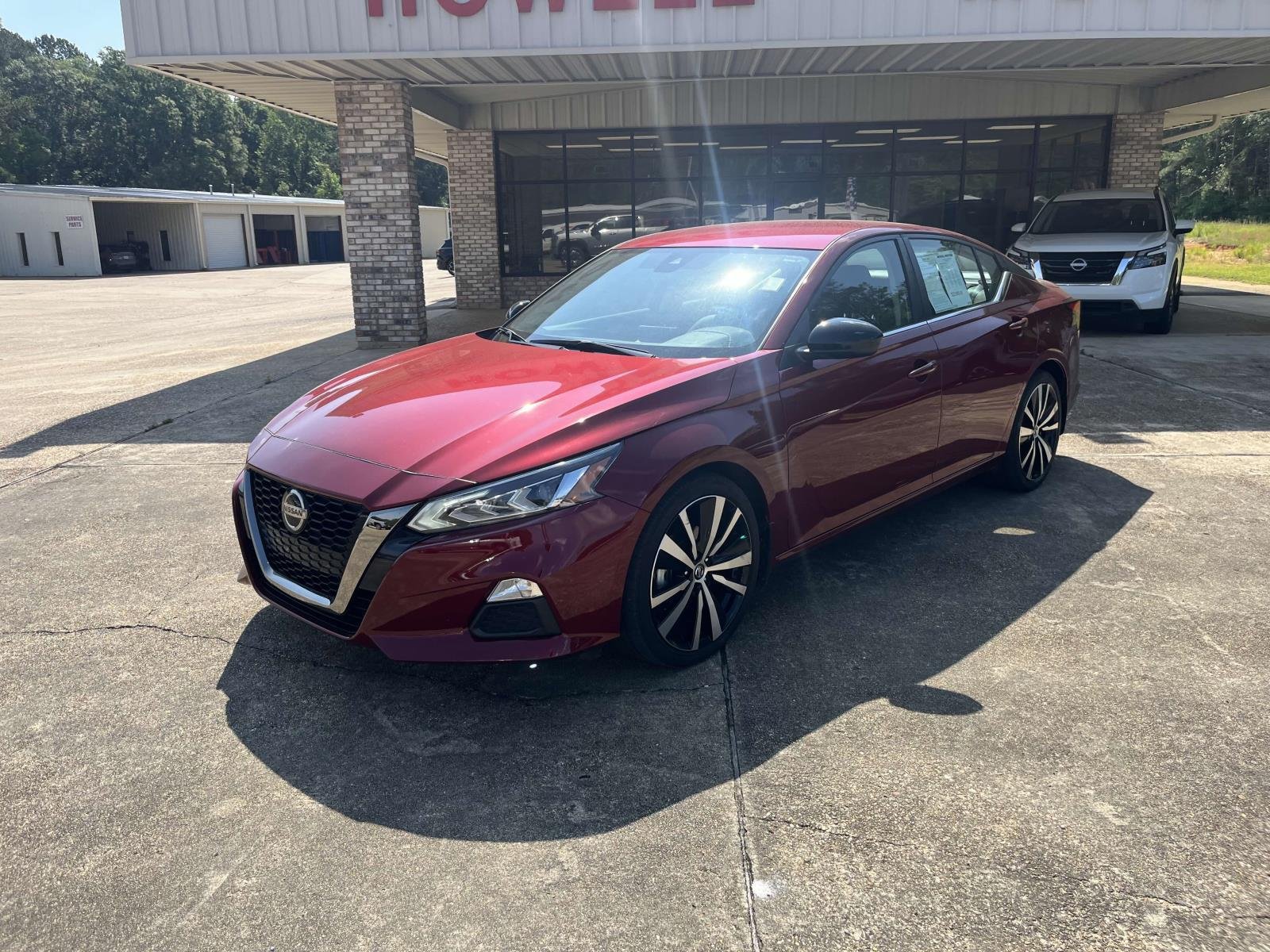 2022 Nissan Altima SR