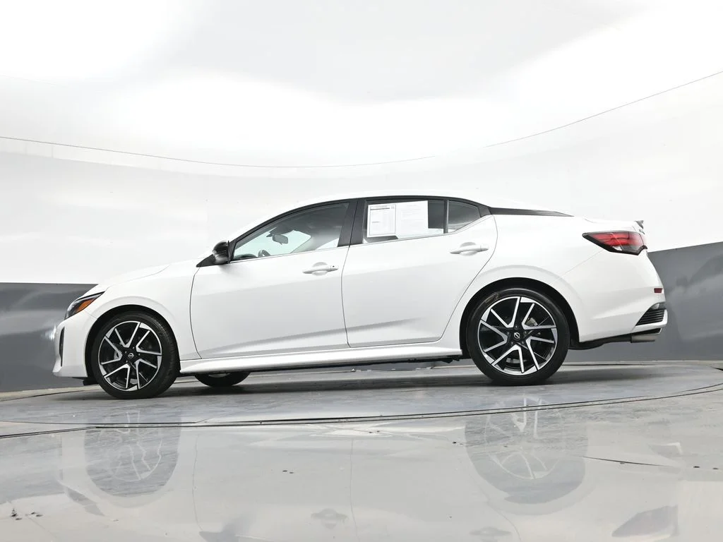 Used 2025 White Nissan SR image 45
