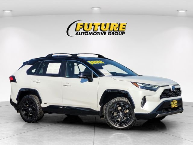 Used 2024 Off-white Toyota XSE image 1