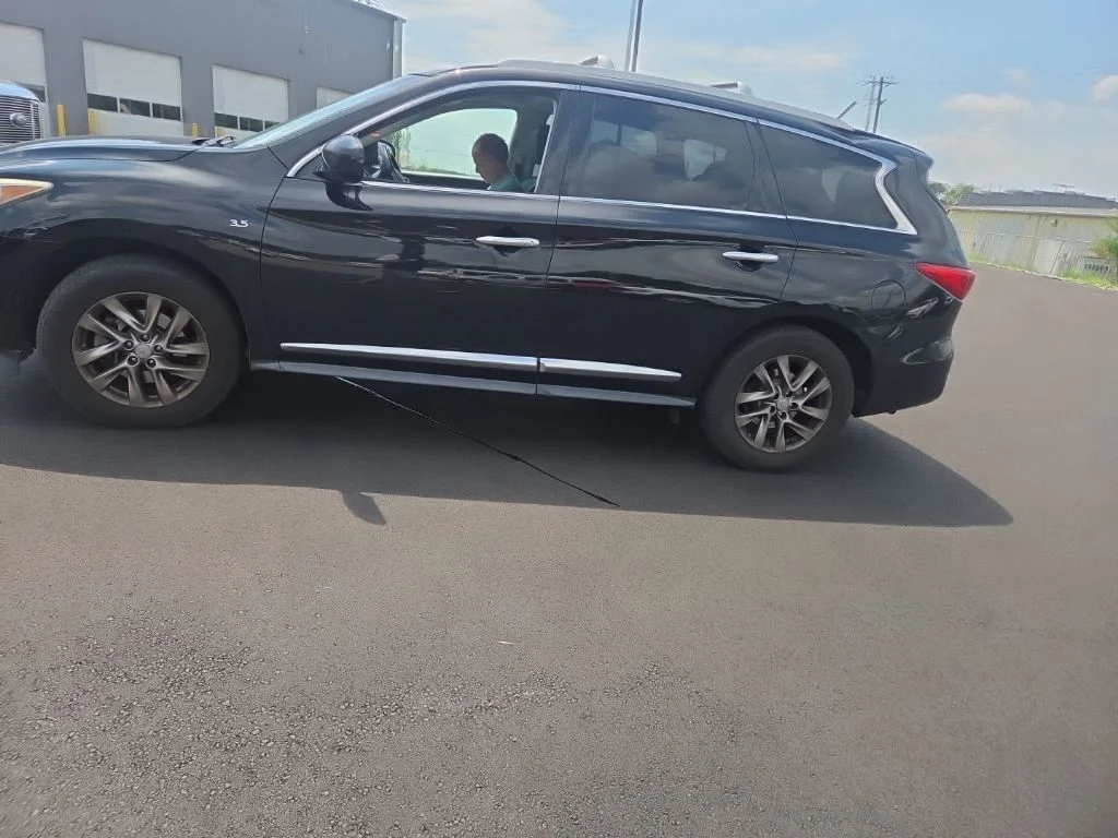 Used 2015 Black INFINITI Base image 6