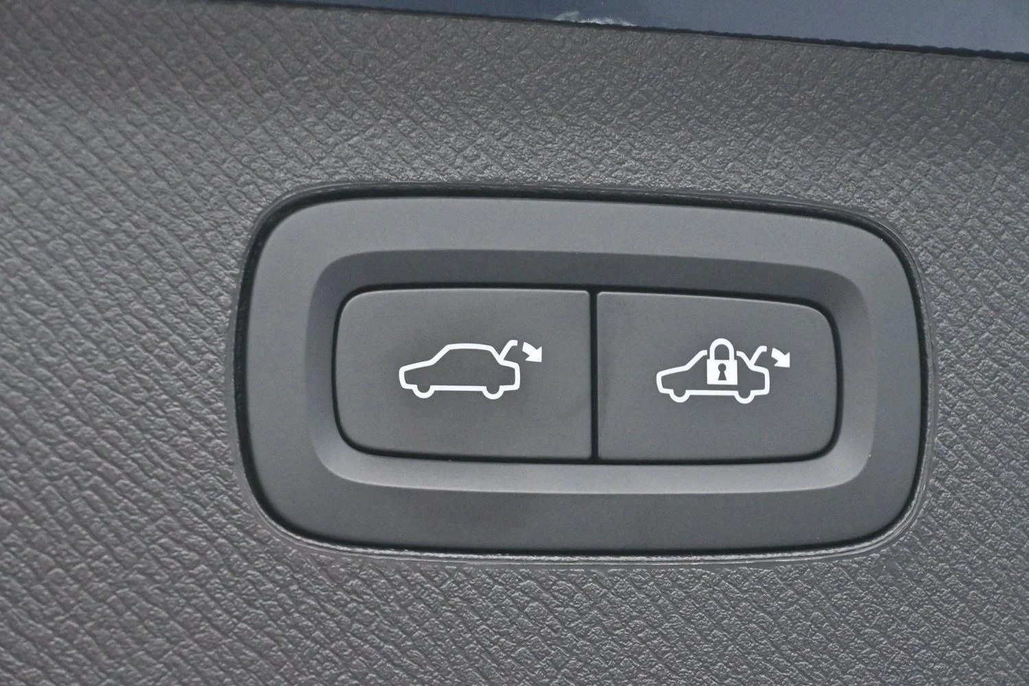 Used 2023 Blue Volvo Plus image 10