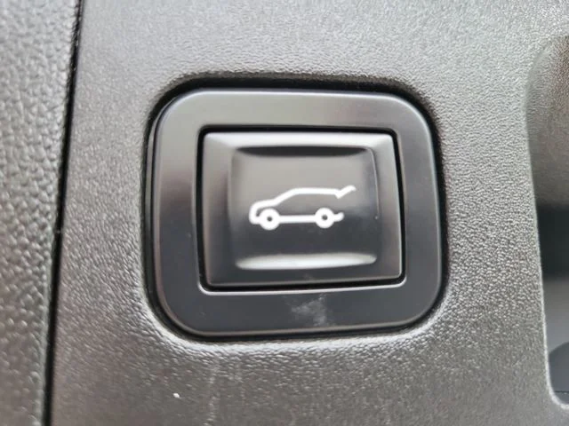 Used 2018 Red Cadillac Luxury image 11