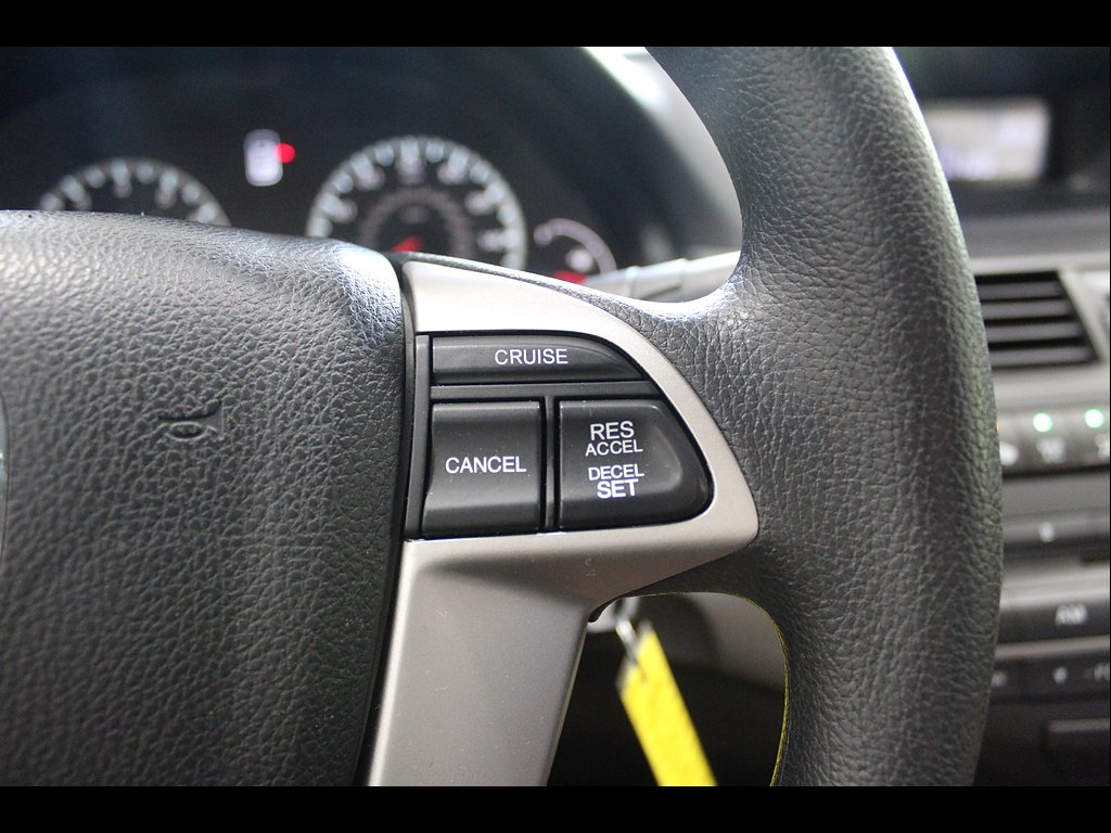 Used 2008 Alabaster Silver Metallic Honda LX image 26