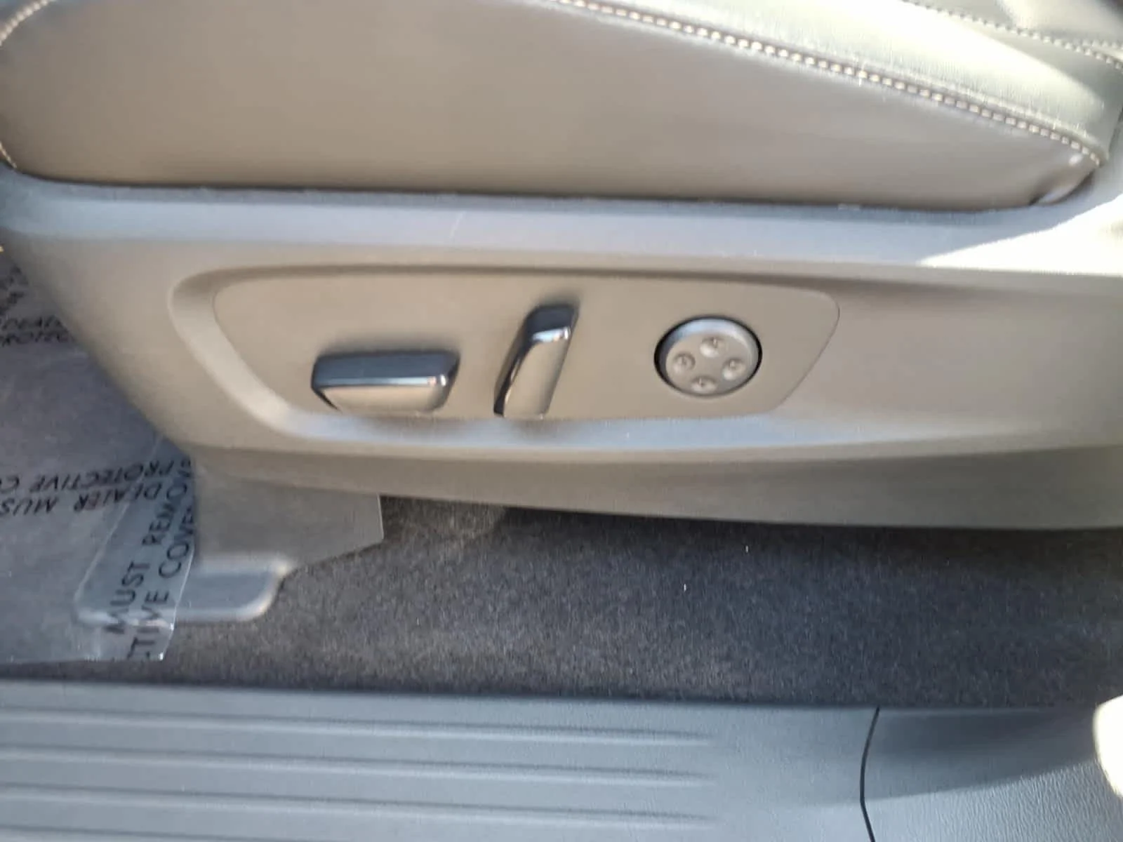 Certified Used 2026 Harbor Gray INFINITI LUXE image 18