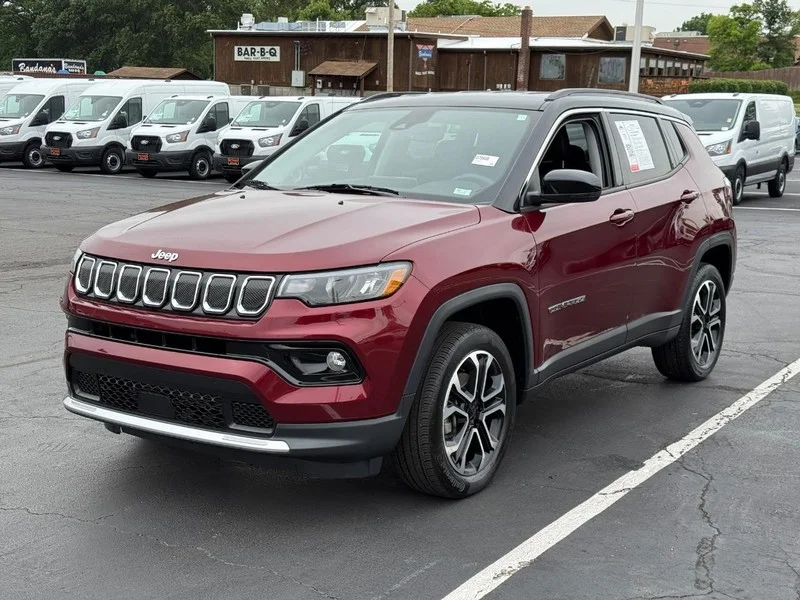 Used 2022 Velvet Red Pearlcoat Jeep Limited image 9