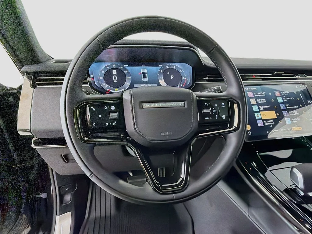 New 2026 Santorini Black Land Rover Dynamic SE image 11