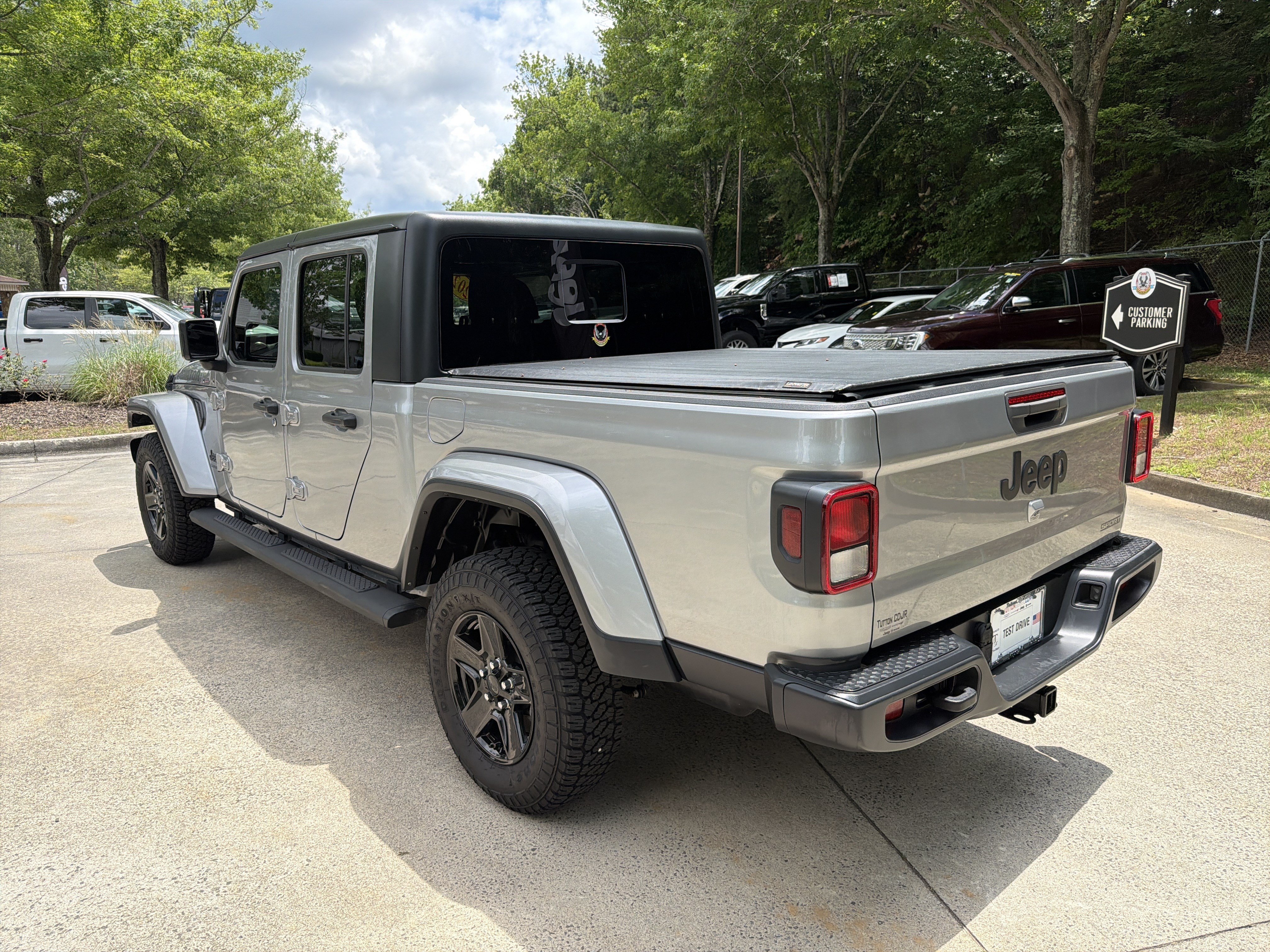 Used 2021 Billet Silver Metallic Clearcoat Jeep Sport S image 5