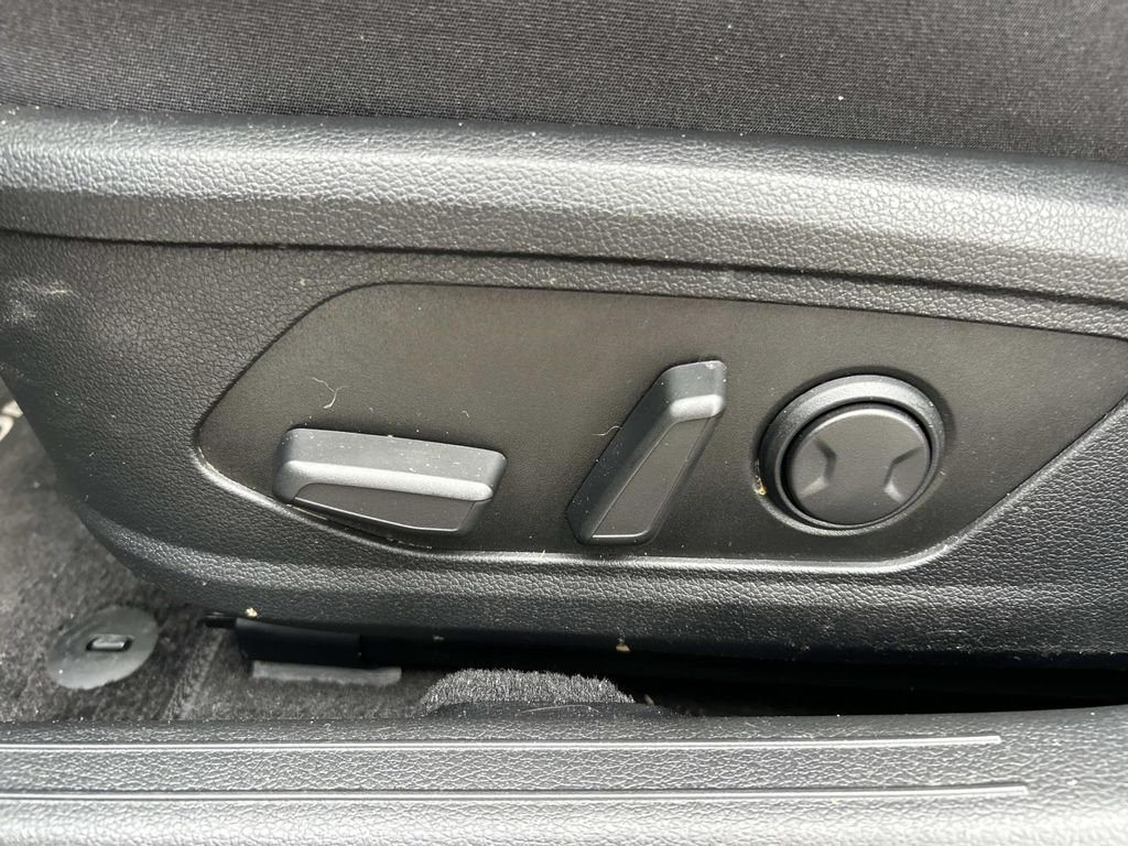 Certified Used 2023 Onyx Black Hyundai SEL image 28