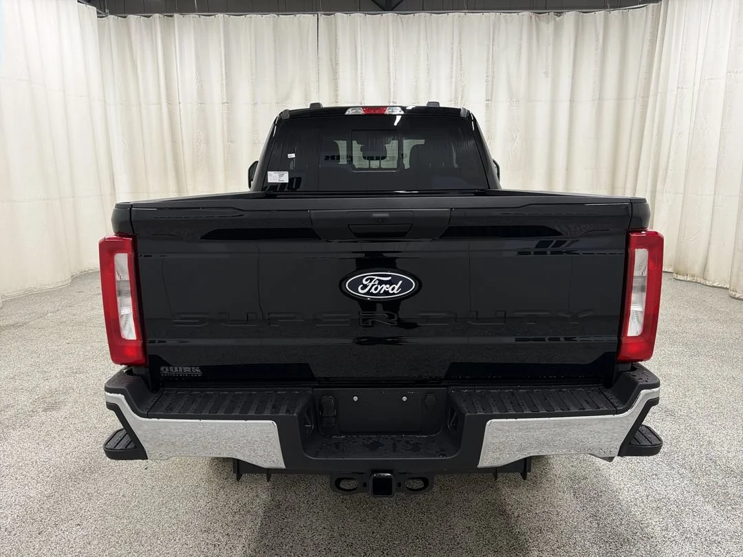 New 2027 Agate Black Metallic Ford F-250® XLT image 7