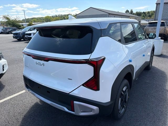 New 2027 Snow White Pearl Kia LX image 3