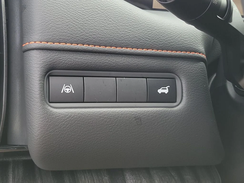 New 2026 White Nissan PRO-4X image 24