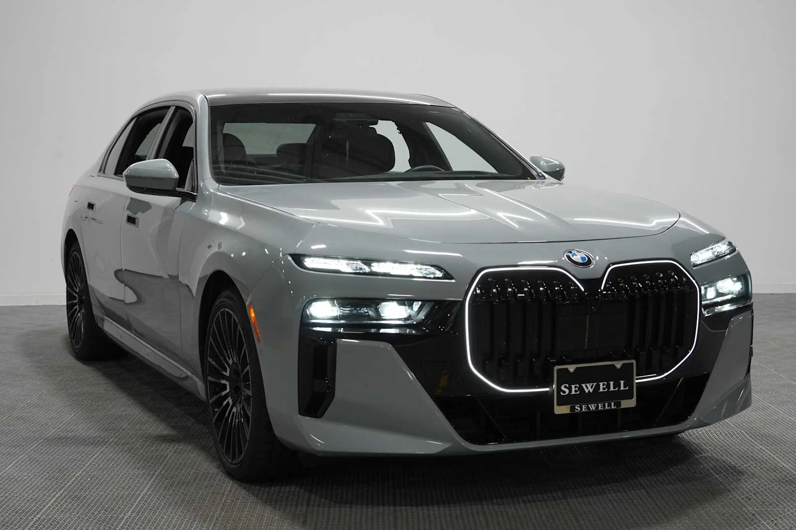 Certified Used 2025 Brooklyn Grey Metallic BMW 740i image 3