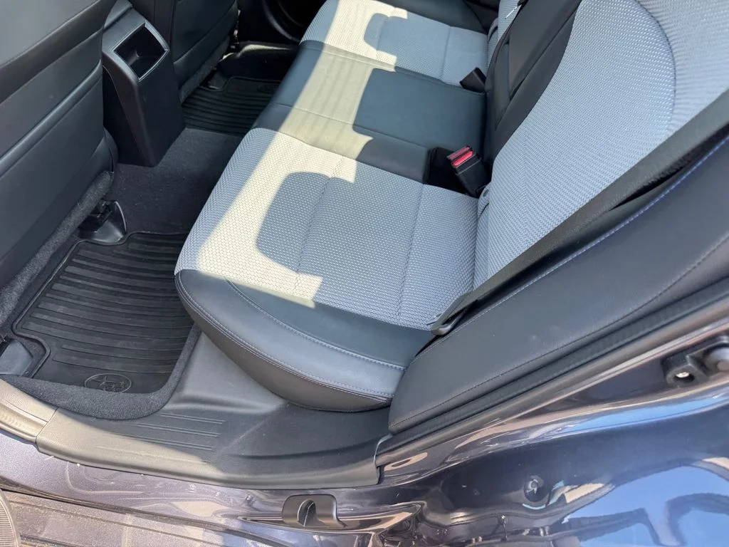 Used 2017 Gray Subaru 2.5i image 9