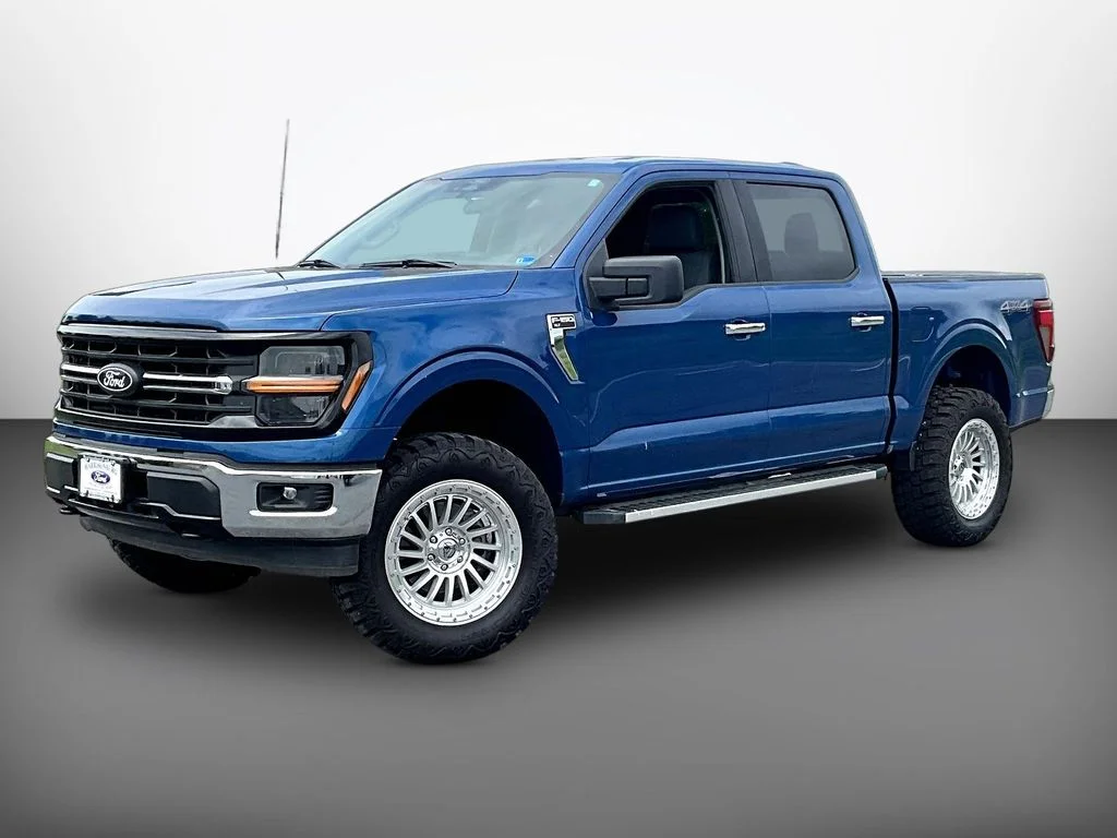 Used 2025 Blue Ford XLT image 3