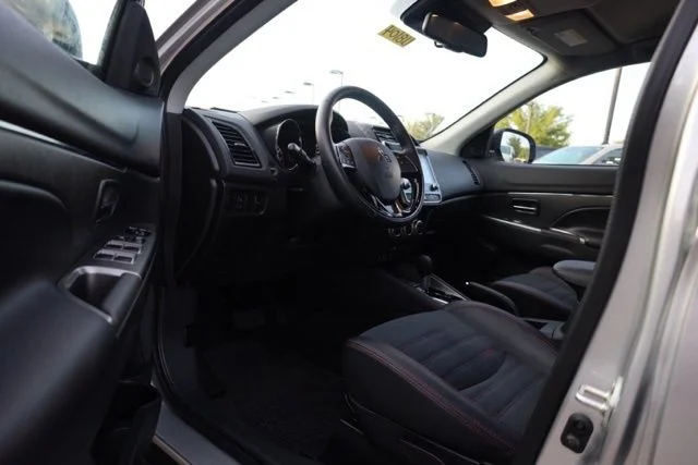 Used 2025 Silver Mitsubishi 2.0 SE image 14