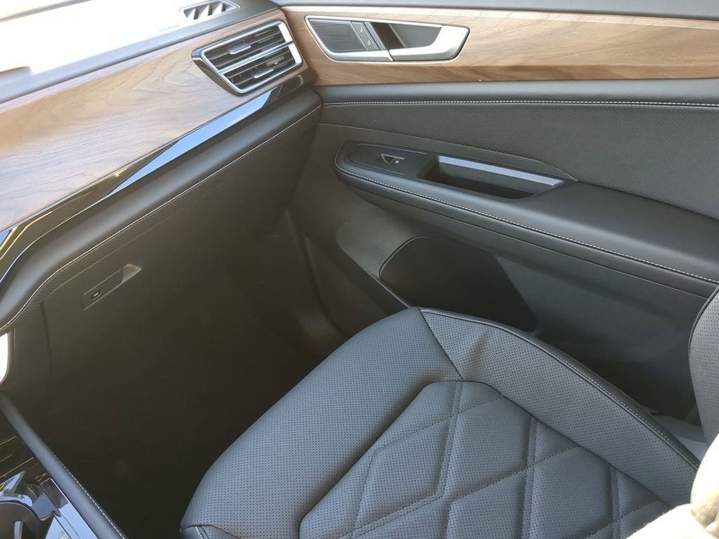 2026 Volkswagen Atlas SE w/Tech - Photo 17