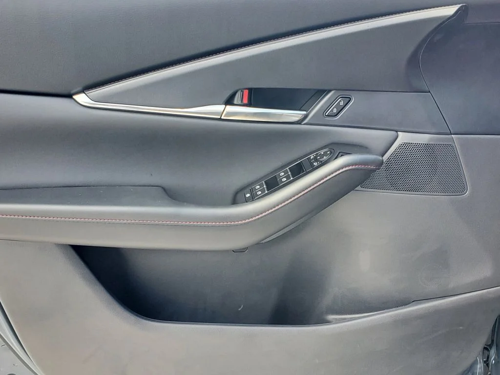 2026 Mazda CX-30 Carbon Edition - Photo 9