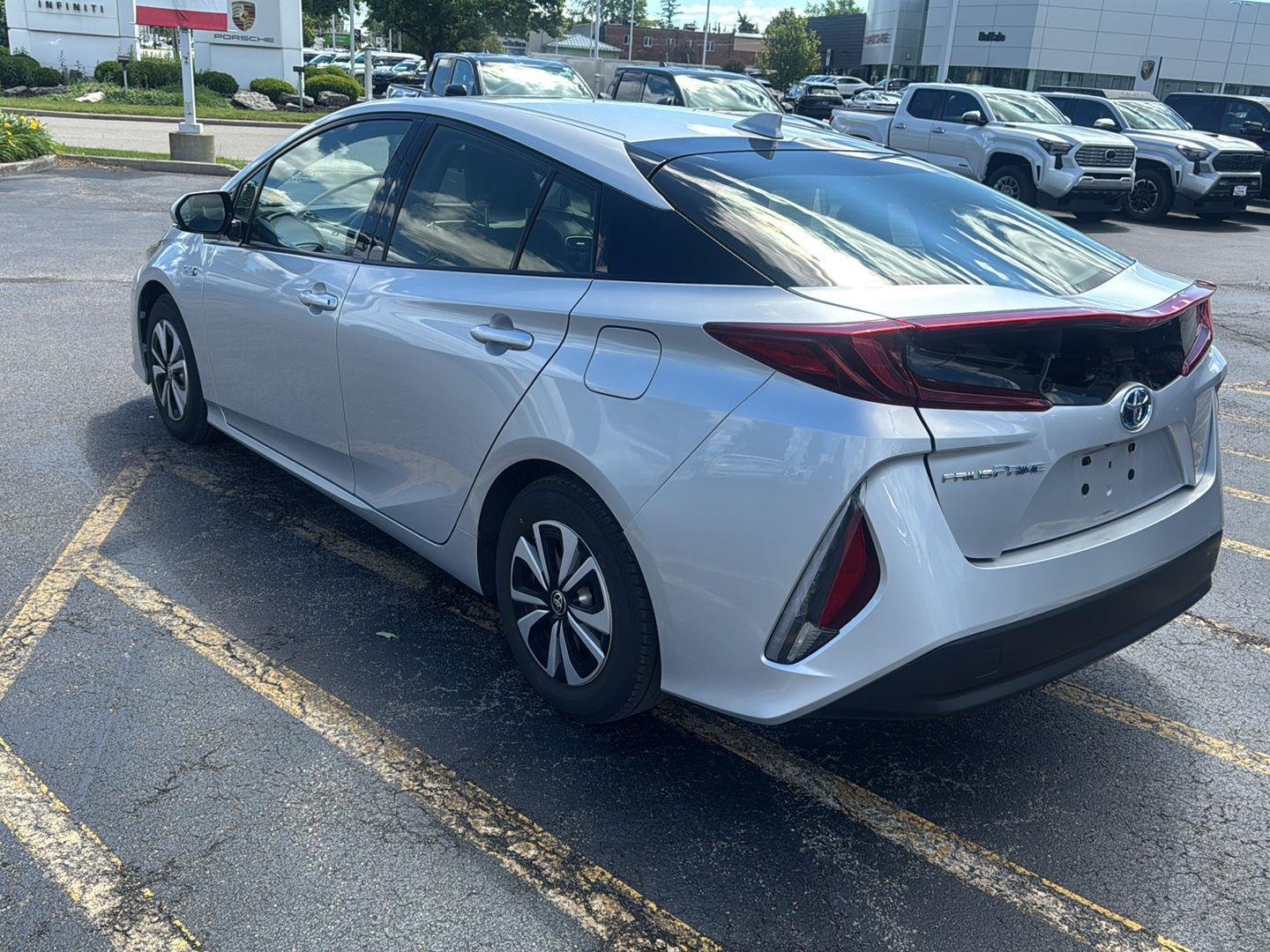Used 2017 Classic Silver Metallic Toyota Premium image 4