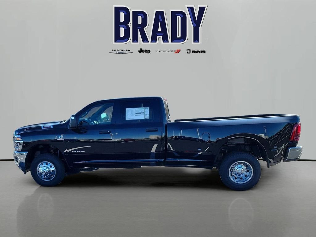 New 2026 Diamond Black Crystal Pearl-Coat Exterior Paint RAM Big Horn image 6