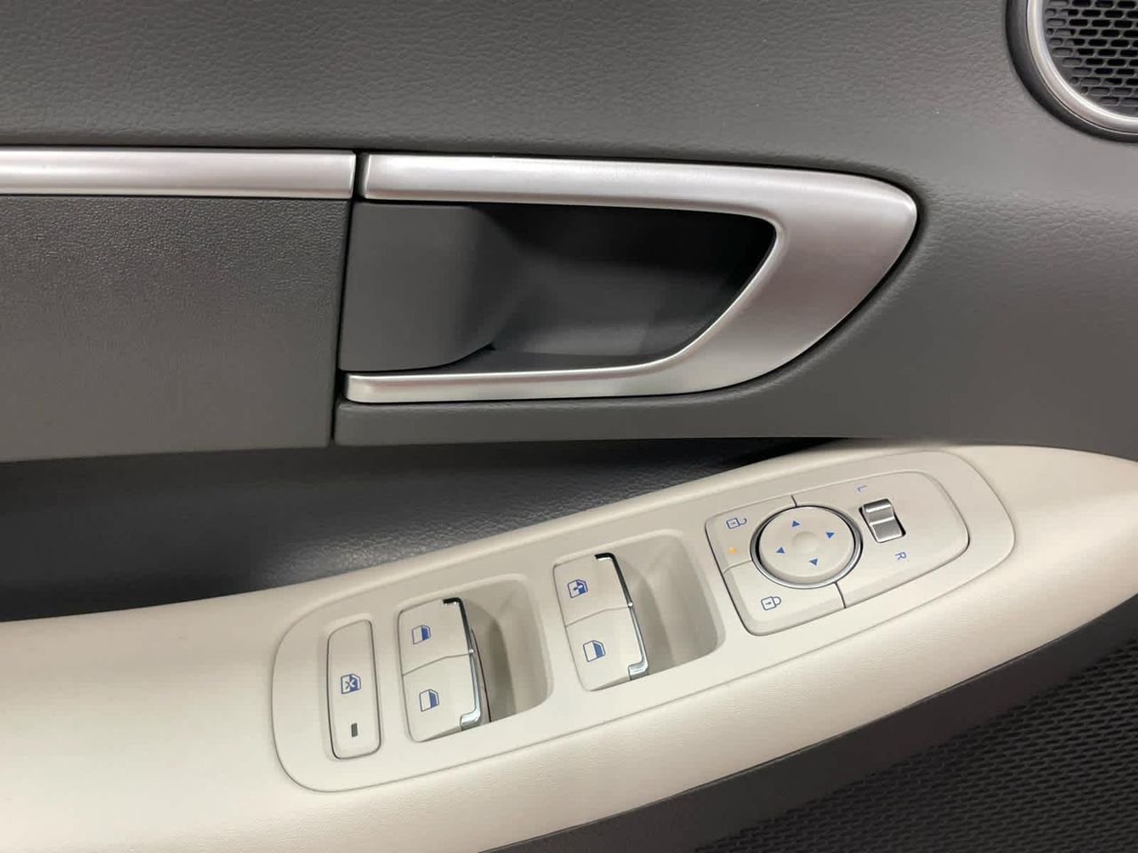 New 2026 Serenity White Hyundai SE image 28