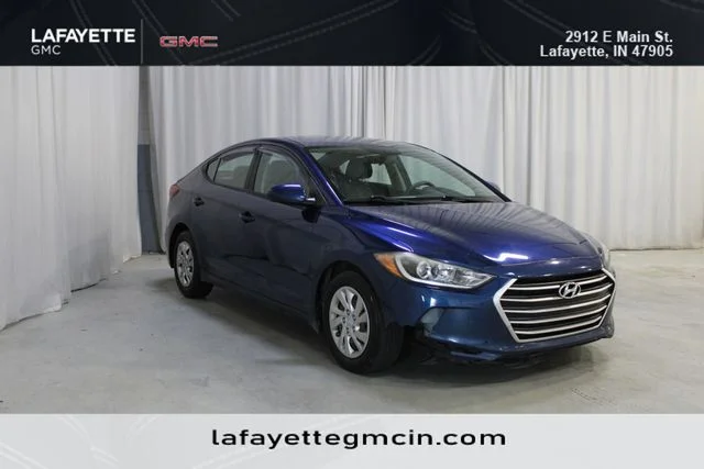 Used 2017 Blue Hyundai SE image 1