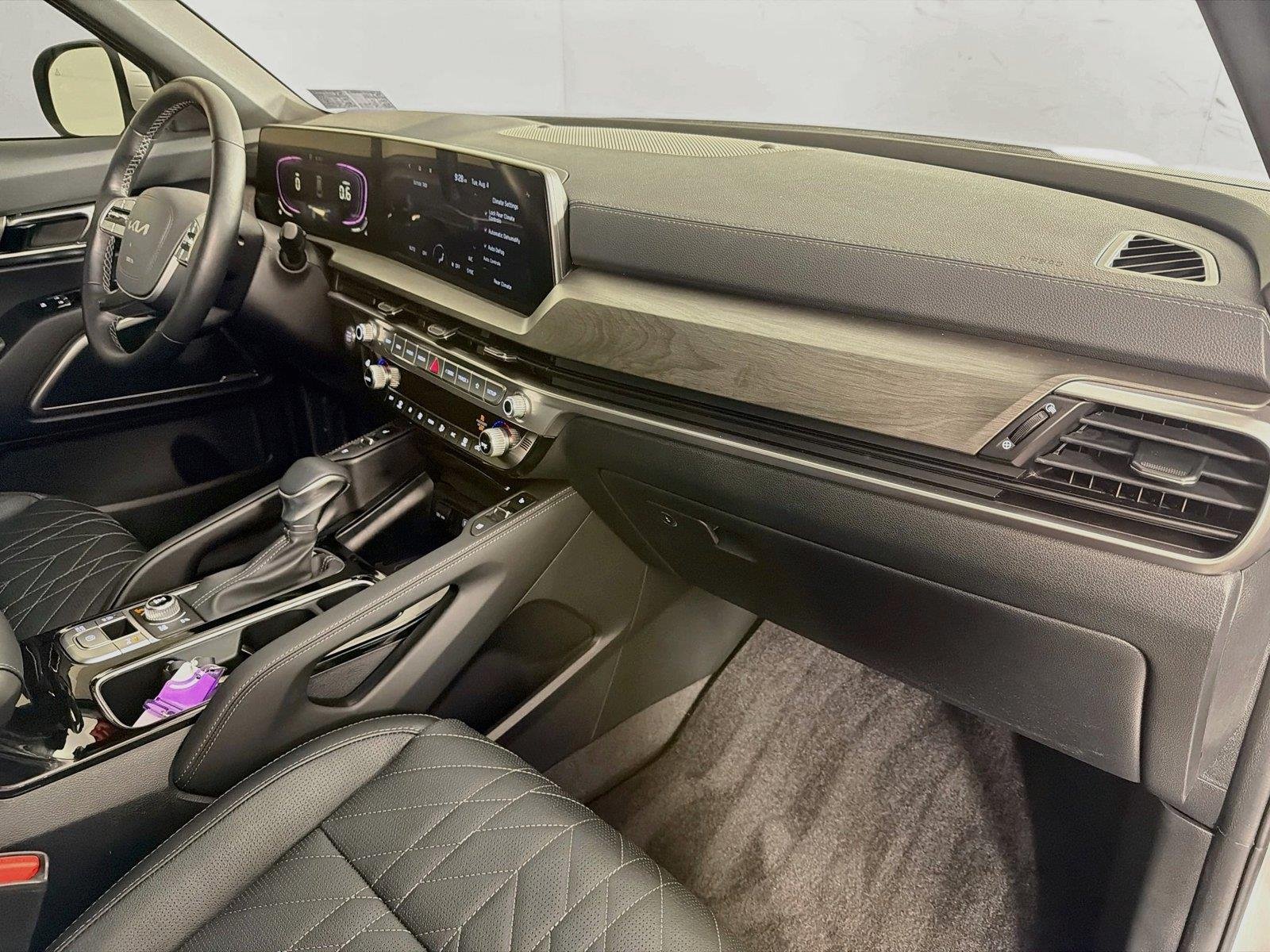 Used 2025  Kia EX X-Line image 32