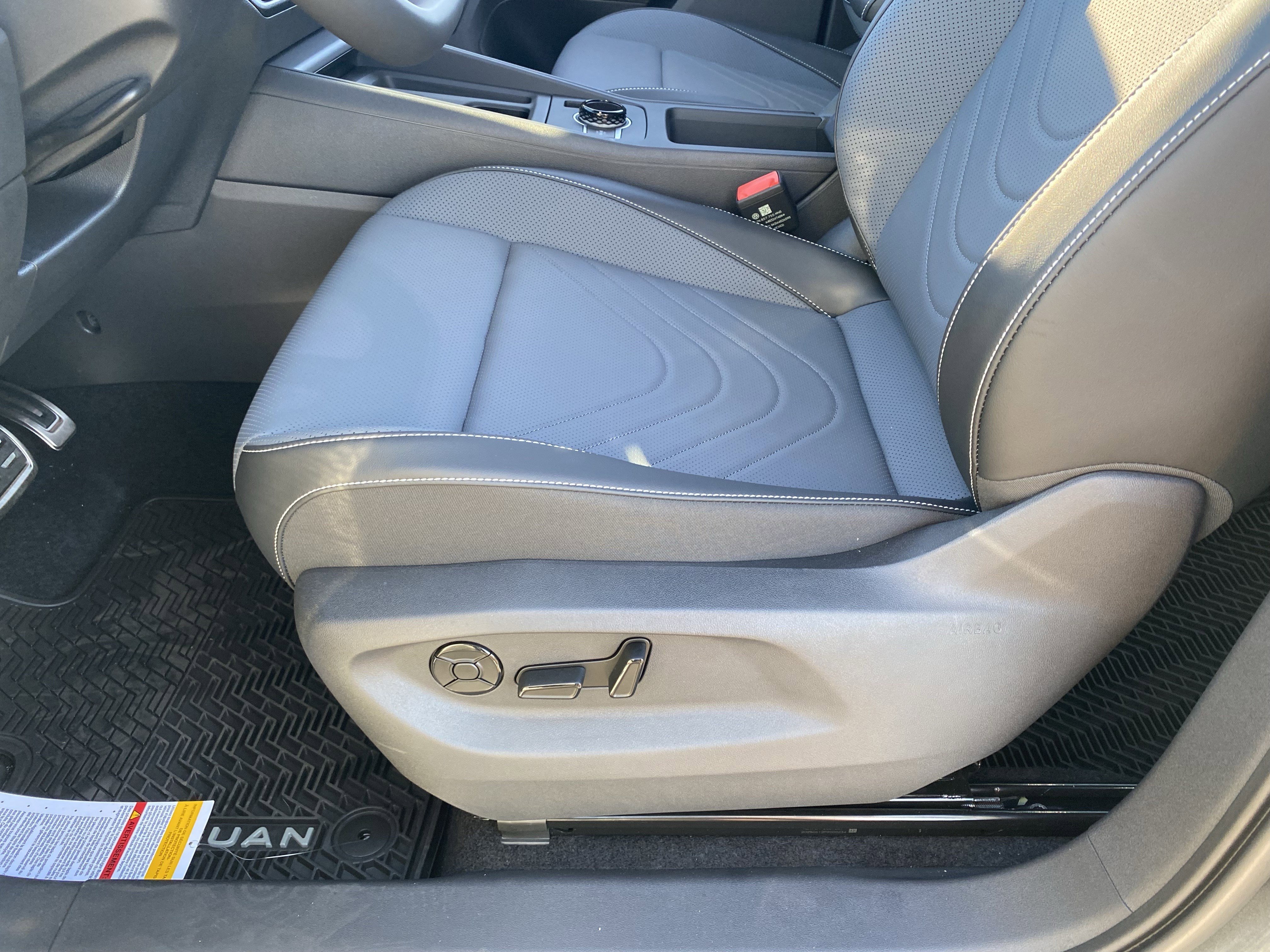 2026 Volkswagen Tiguan SE R-LINE BLACK - Photo 17