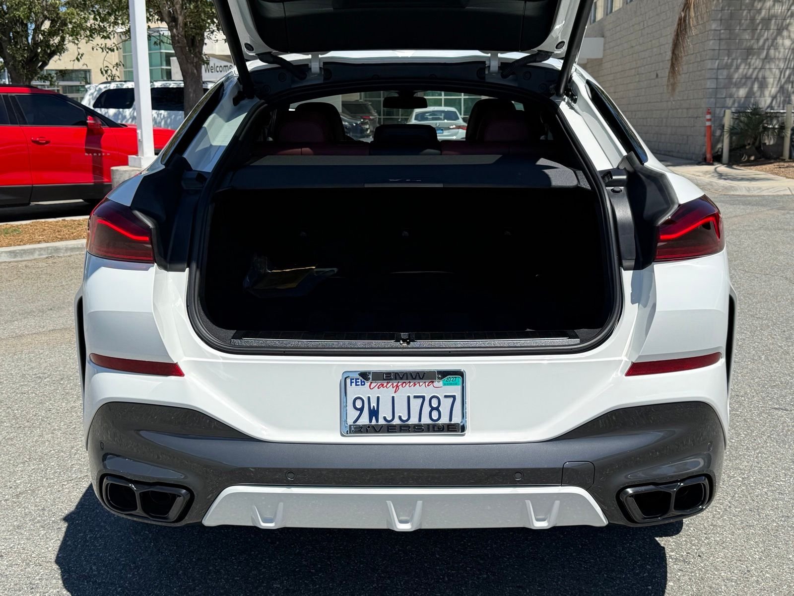 Used 2026 Alpine White BMW M60i image 17