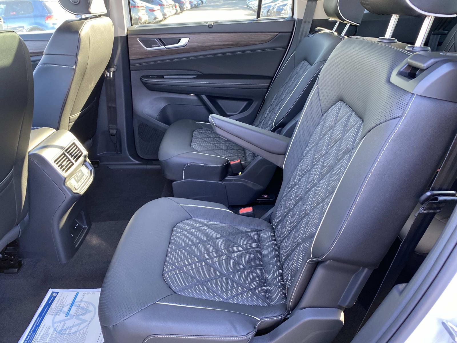2026 Volkswagen Atlas SEL Premium R-Line - Photo 7