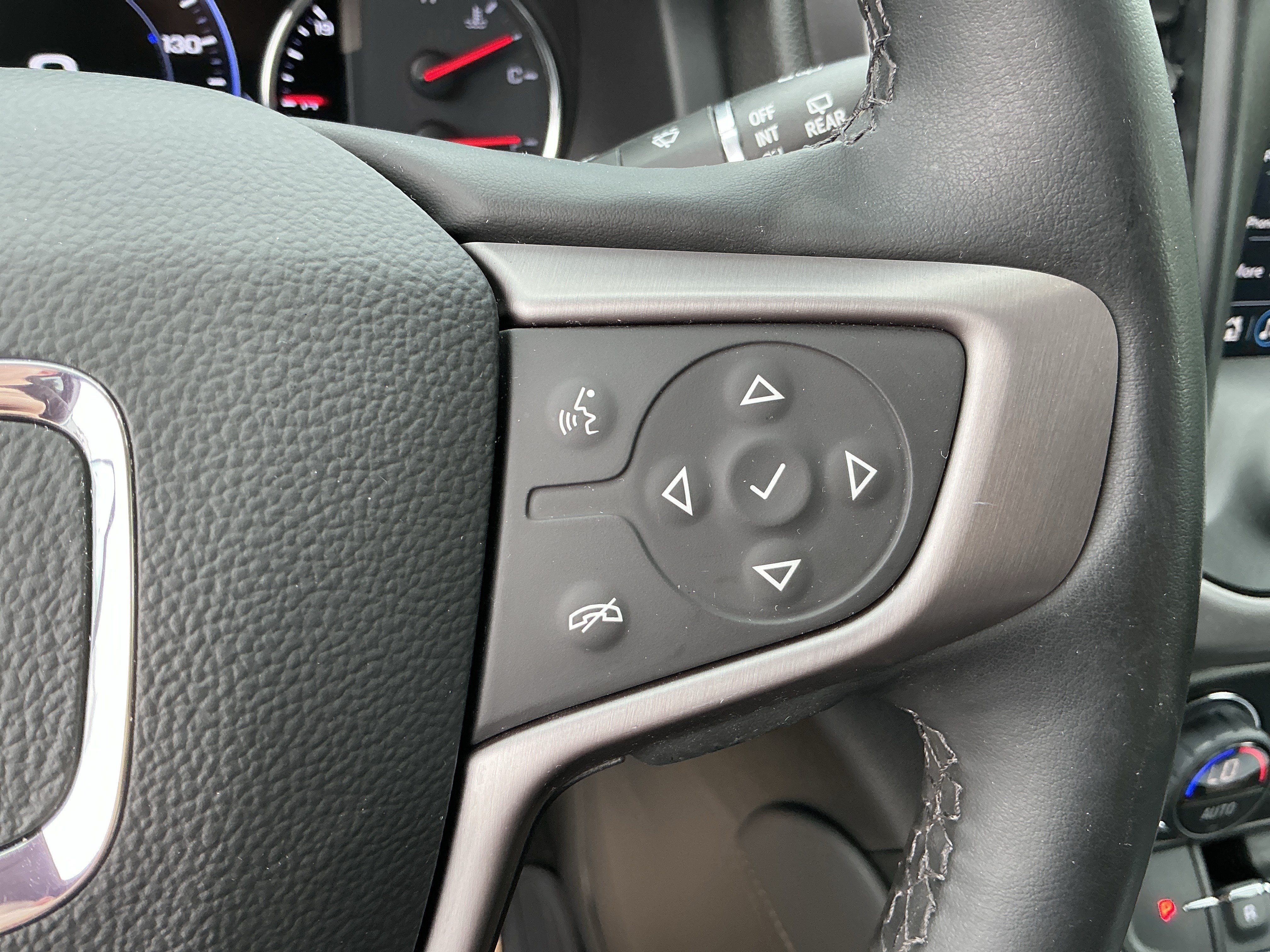 Used 2023 Summit White GMC AT4 image 18