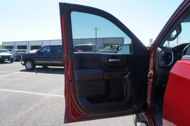 Used 2021 RED GMC SLE image 10