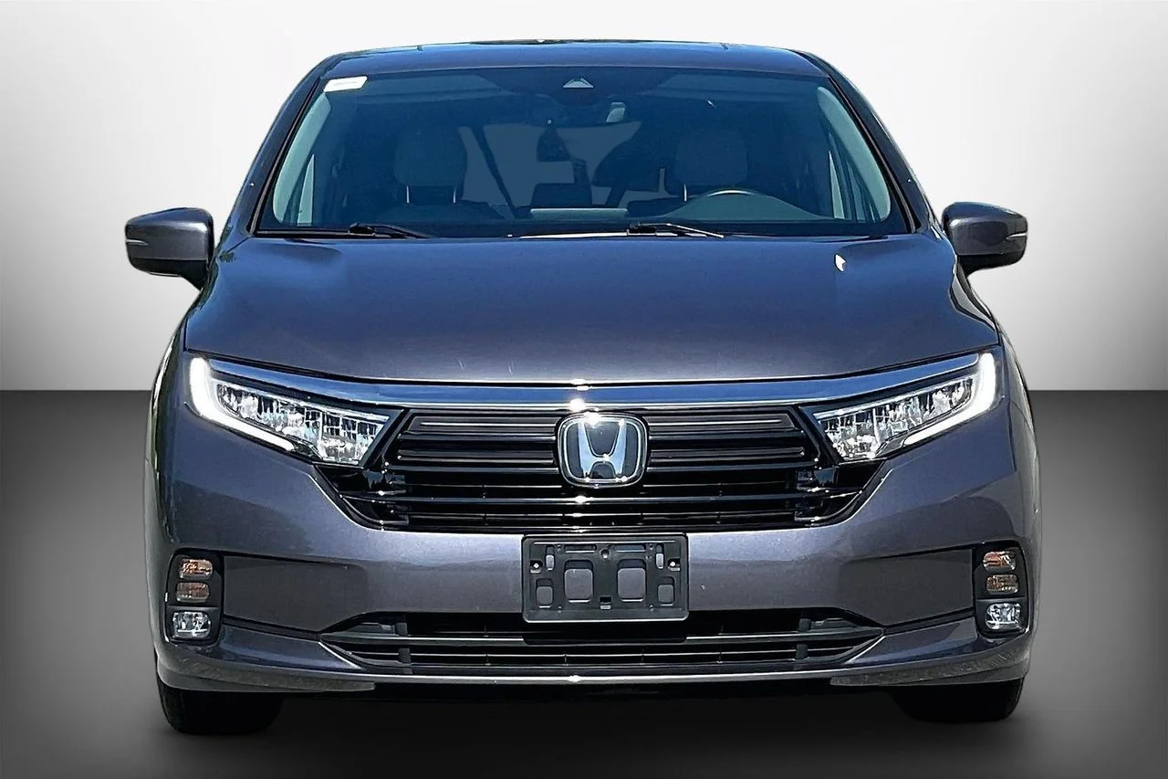 Certified Used 2024  Honda EX-L image 3
