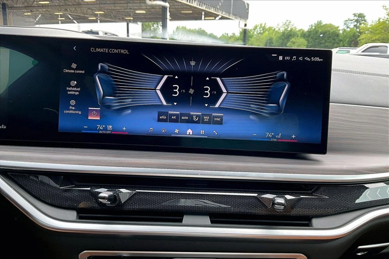 Certified Used 2024 Gray BMW xDrive40i image 18