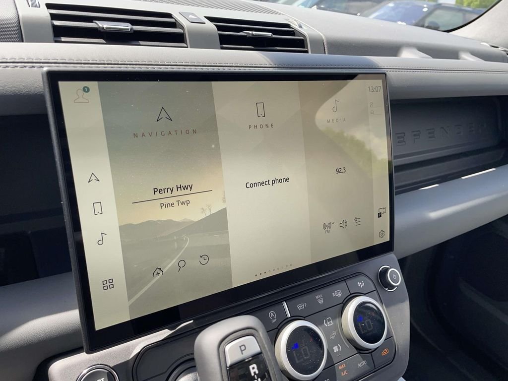 New 2026 Woolstone Green Land Rover S image 26
