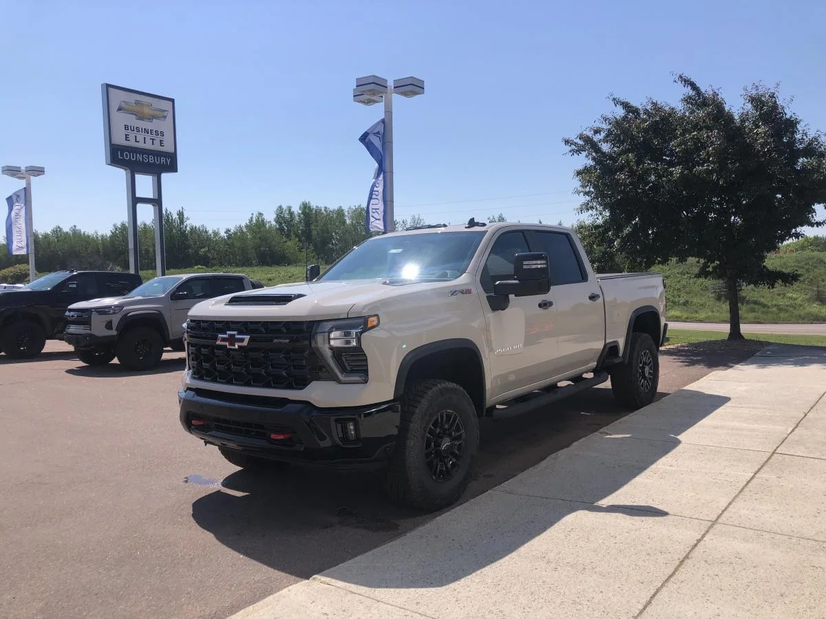New 2026 White Chevrolet 4wd Crew Cab 159 image 4