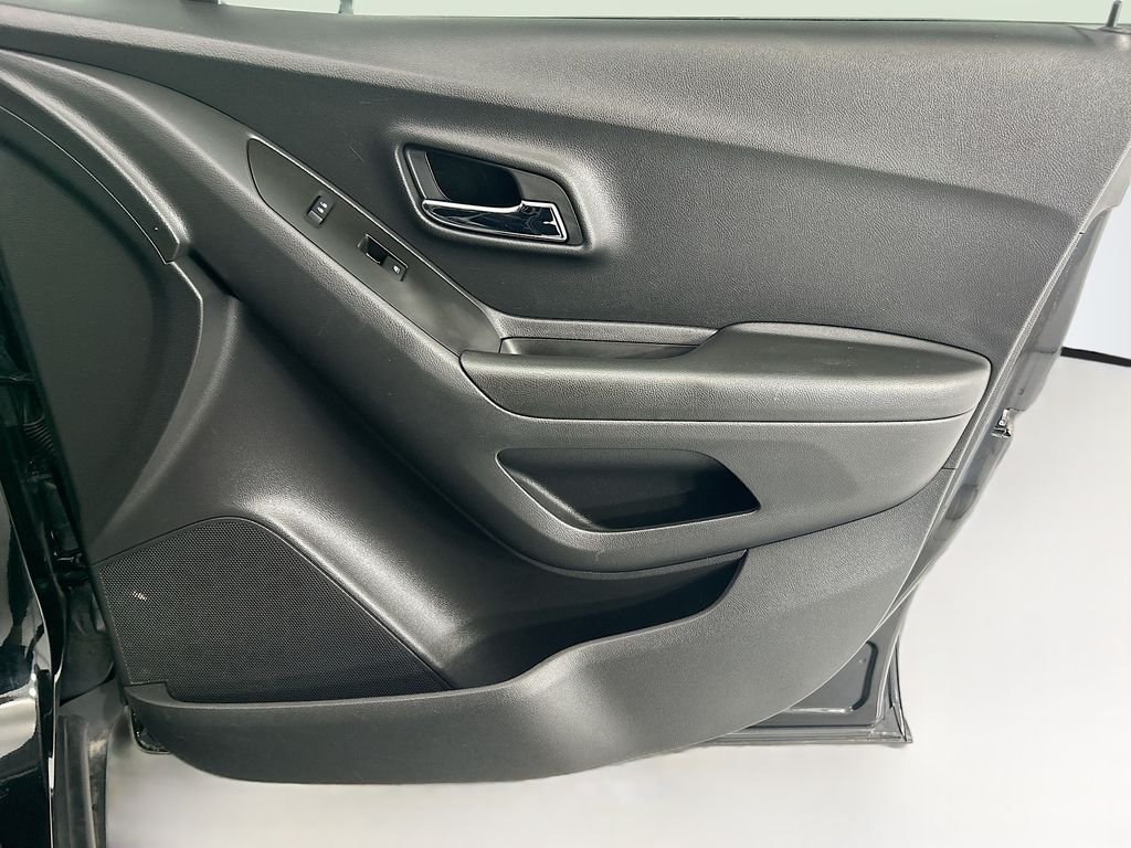 Used 2022 Black Metallic Chevrolet LT image 23