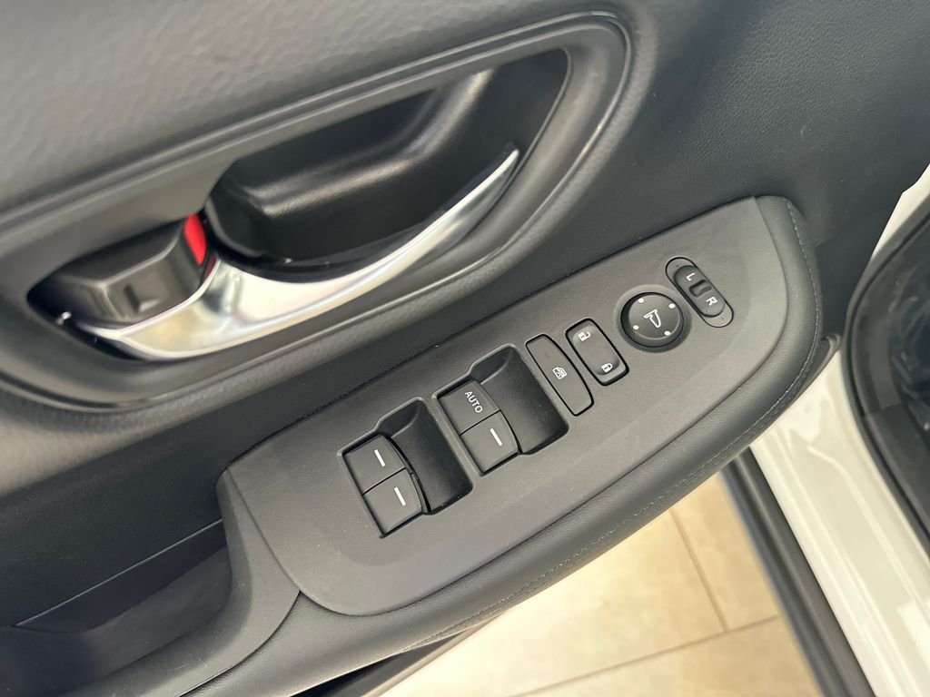 Used 2024  Honda LX image 11