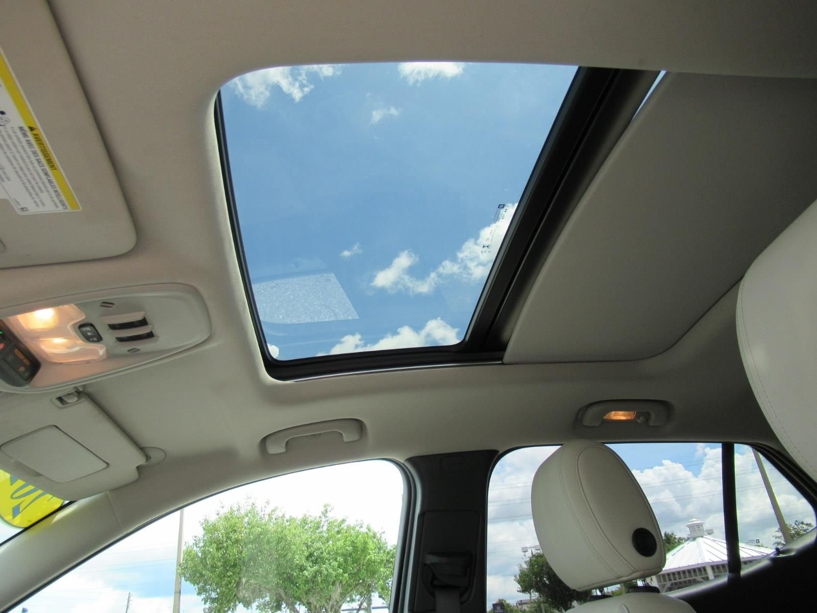 Used 2023 Gray Buick Select image 17