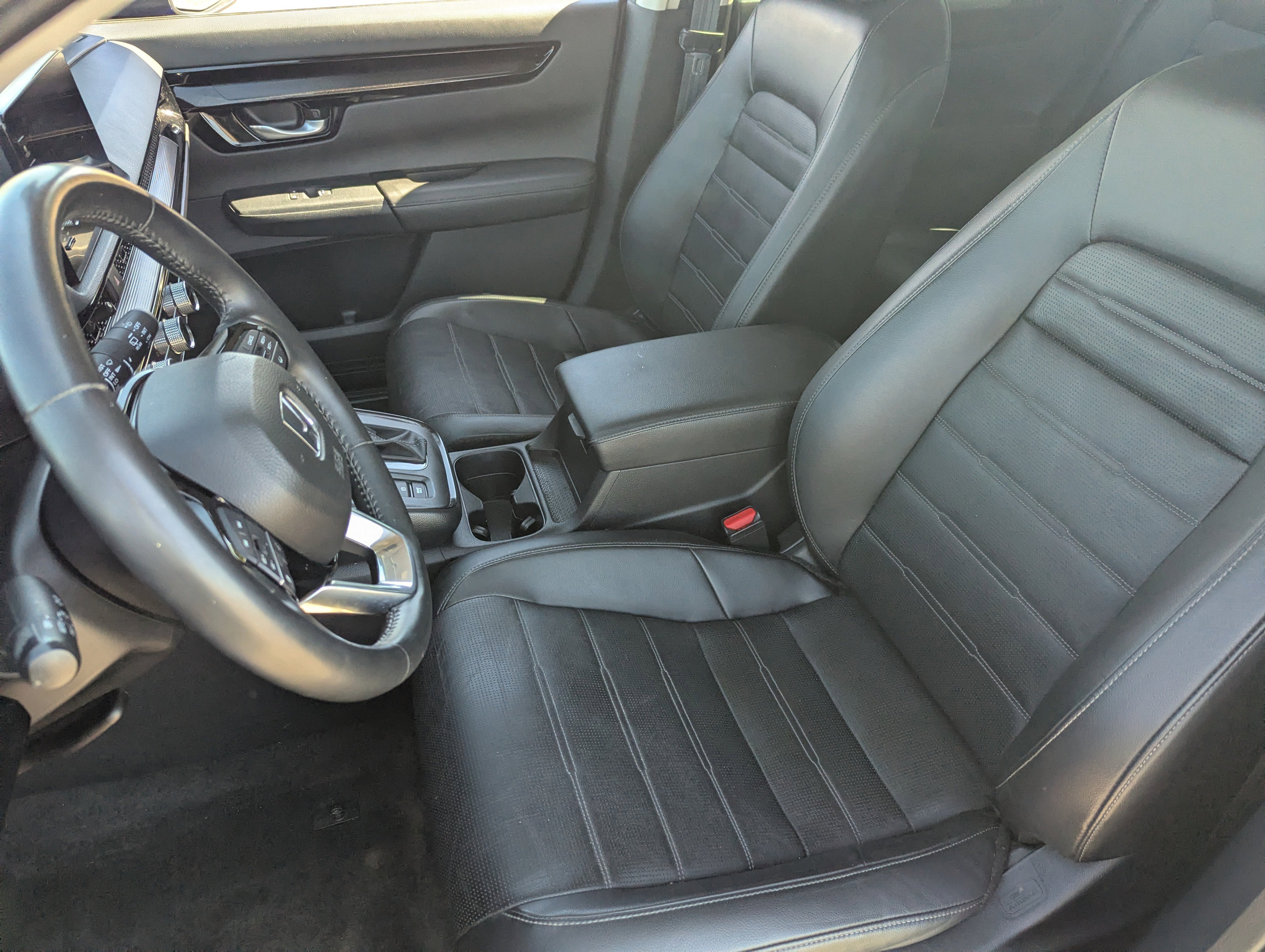 Used 2025 Solar Silver Metallic Honda EX-L image 18