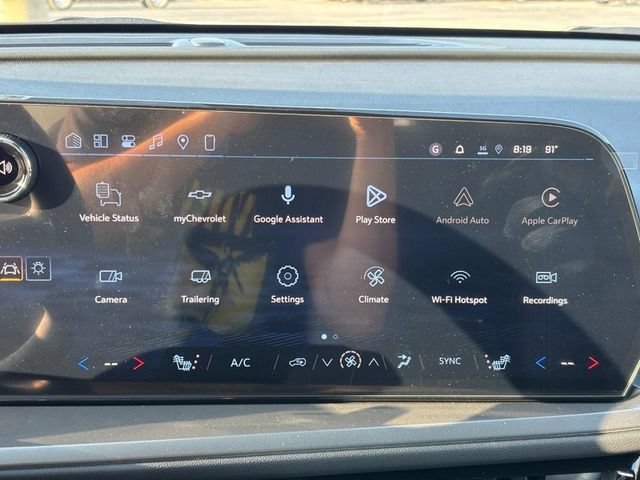 New 2027 Summit White Chevrolet LT image 16