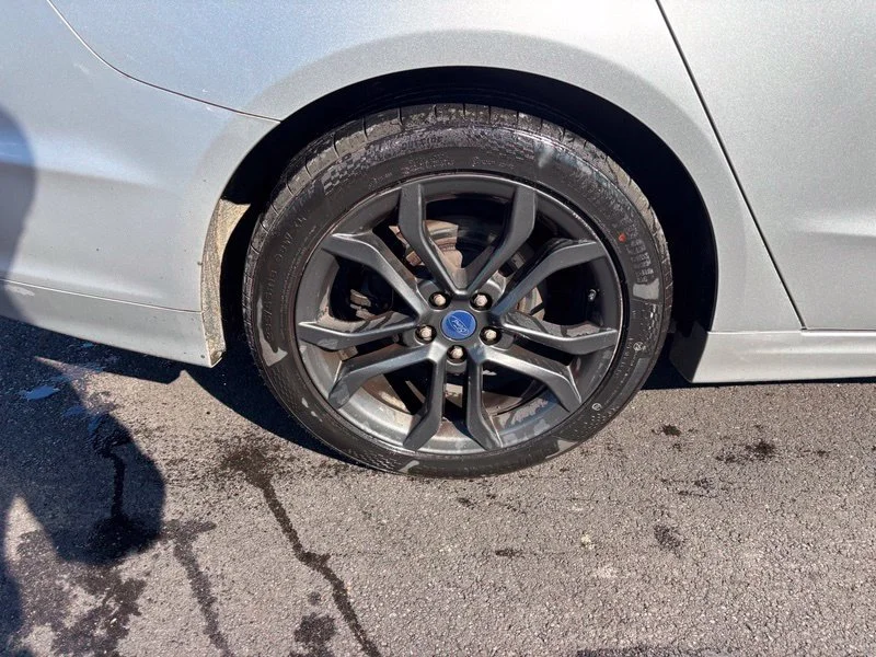 Used 2018 Silver Ford SE image 13