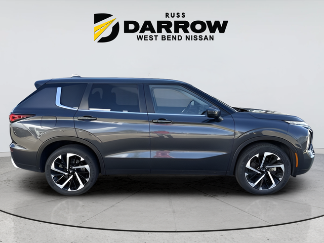 Used 2024 Gray Mitsubishi SE image 9