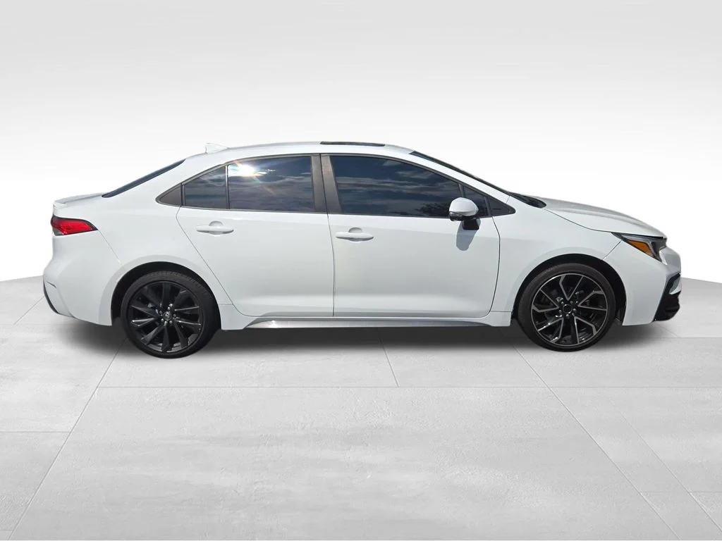 Used 2024 Ice Toyota SE image 10