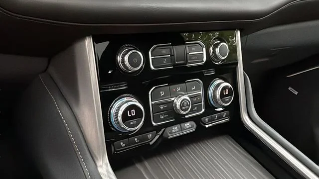 Used 2021 DARK SKY METALLIC GMC Denali image 27