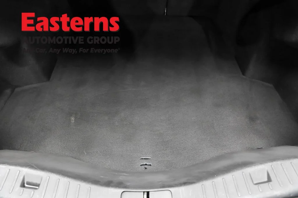 Used 2019 White Lincoln Reserve image 9